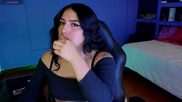 Snapshot of sari_belle chatting on November 17, 8:25 pm sari belle online show from November 17, 8:25 pm