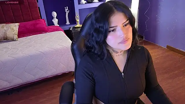 Snapshot of sari_belle chatting on November 25, 8:42 pm sari belle online show from November 25, 8:42 pm