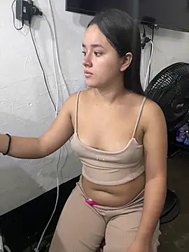 Luciaparker03 online show from June 9, 12:17 pm