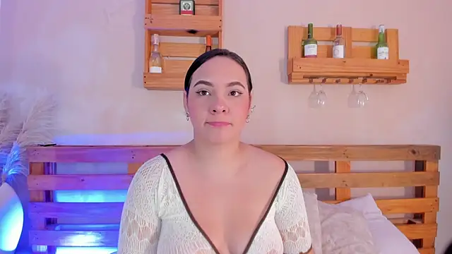  miss mia online show from December 5, 11:41 am