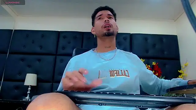 StivBigCock online show from September 24, 2:04 am