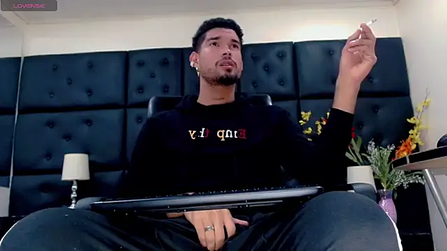 StivBigCock online show from October 2, 2:40 am