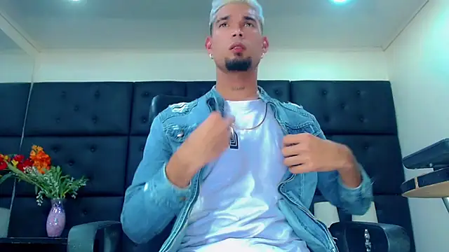 StivBigCock online show from October 21, 2:12 am