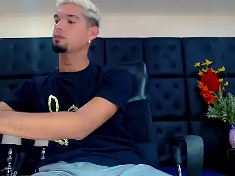 StivBigCock online show from October 28, 2:04 am