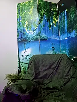 Snapshot of welcome-to-the-jungle chatting on June 17, 7:37 pm welcome-to-the-jungle online show from June 17, 7:37 pm