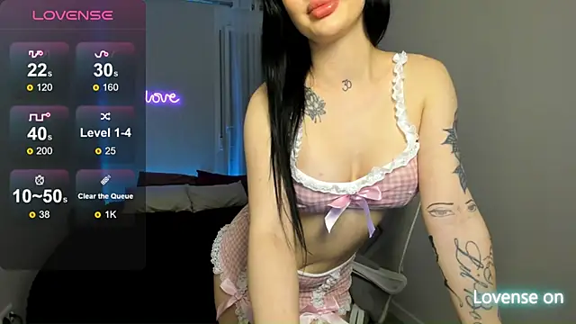 Snapshot of SelinaStorm chatting on June 8, 1:28 am SelinaStorm online show from June 8, 1:28 am