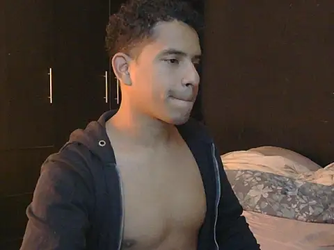 Snapshot of latinboybigdick chatting on October 7, 11:46 pm latinboybigdick online show from October 7, 11:46 pm