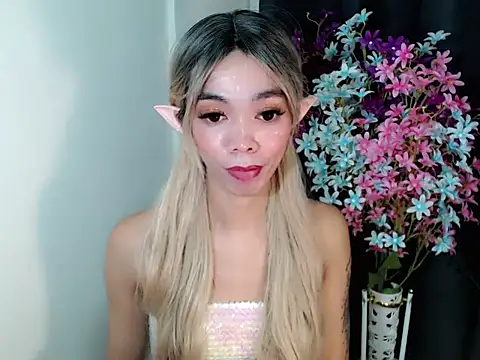 Snapshot of diamondnaked_ chatting on October 31, 12:06 pm diamondnaked  online show from October 31, 12:06 pm