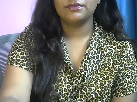 Queenxxx98 online show from May 2, 6:46 pm