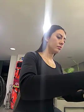 Snapshot of Isabellaa_Palacios chatting on June 16, 12:19 pm Isabellaa Palacios online show from June 16, 12:19 pm