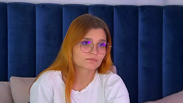 Snapshot of BellaMarebelle chatting on October 17, 4:31 pm BellaMarebelle online show from October 17, 4:31 pm