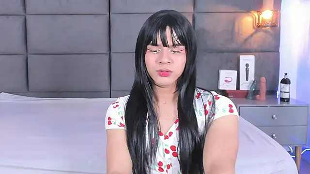 Snapshot of Slenna_Moon chatting on September 15, 3:28 am Slenna Moon online show from September 15, 3:28 am