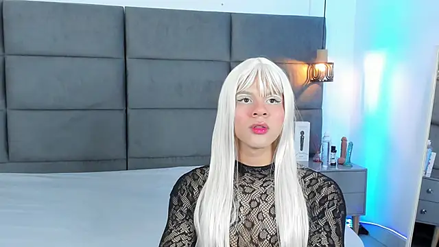 Snapshot of Slenna_Moon chatting on November 15, 3:04 am Slenna Moon online show from November 15, 3:04 am