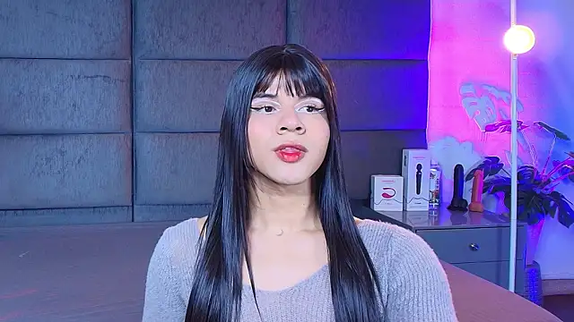 Slenna Moon online show from March 18, 11:30 pm