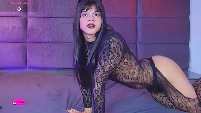 Snapshot of Slenna_Moon chatting on May 12, 1:25 am Slenna Moon online show from May 12, 1:25 am