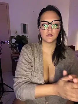 AuroraChest online show from April 21, 11:27 am