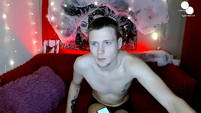 Snapshot of Xavier_Night81 chatting on October 31, 9:10 am Xavier Night81 online show from October 31, 9:10 am