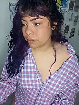 Snapshot of violetaa_castro chatting on October 2, 4:14 pm violetaa castro online show from October 2, 4:14 pm
