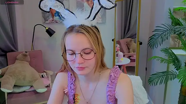 Ginger Emma online show from September 20, 5:41 am