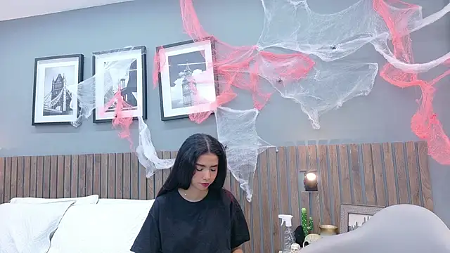 Snapshot of luna_roja25 chatting on October 15, 12:49 pm luna roja25 online show from October 15, 12:49 pm