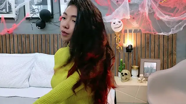 Snapshot of luna_roja25 chatting on November 4, 1:32 pm luna roja25 online show from November 4, 1:32 pm