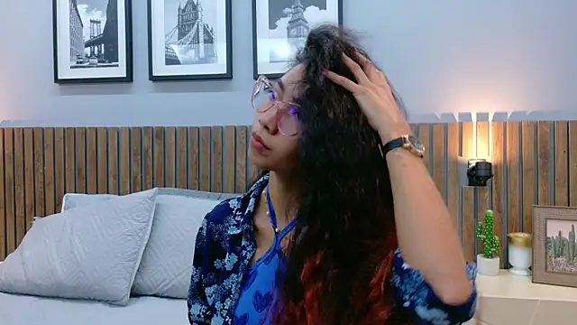 Snapshot of luna_roja25 chatting on November 25, 1:33 pm luna roja25 online show from November 25, 1:33 pm