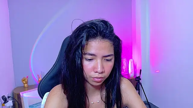 Snapshot of luna_roja25 chatting on February 12, 3:07 pm luna roja25 online show from February 12, 3:07 pm