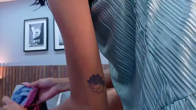 Snapshot of luna_roja25 chatting on February 23, 12:35 pm luna roja25 online show from February 23, 12:35 pm