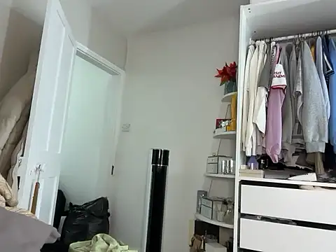 KayleeBella online show from October 7, 7:55 pm