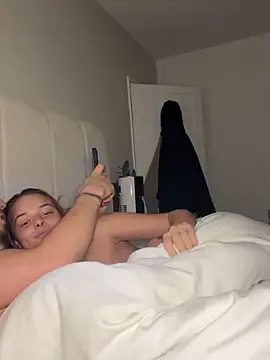 KayleeBella online show from November 15, 5:20 pm