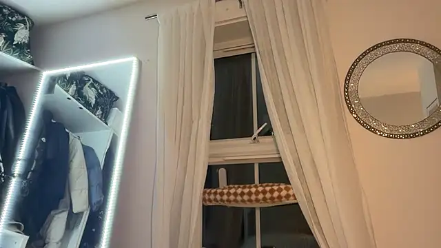 KayleeBella online show from February 16, 8:05 pm