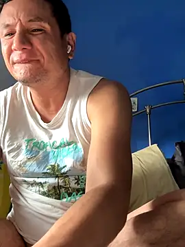 Snapshot of stevo170t chatting on November 11, 5:35 pm stevo170t online show from November 11, 5:35 pm