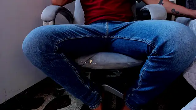 LiamDeep online show from April 10, 6:56 pm