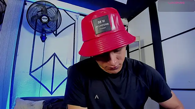 LiamDeep online show from June 7, 4:22 pm