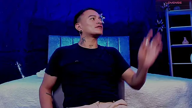 LiamDeep online show from June 9, 8:09 pm