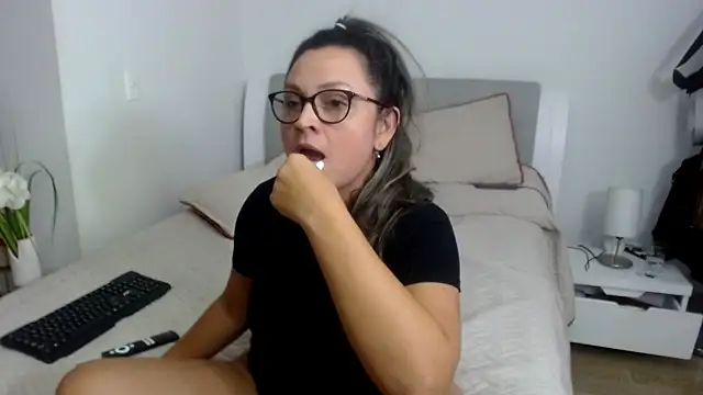 sophie lopez1 online show from December 18, 4:18 am