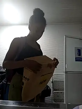 Snapshot of AmiraMorgan chatting on September 22, 1:40 am AmiraMorgan online show from September 22, 1:40 am