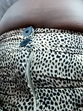 Snapshot of AmiraMorgan chatting on October 2, 1:12 am AmiraMorgan online show from October 2, 1:12 am