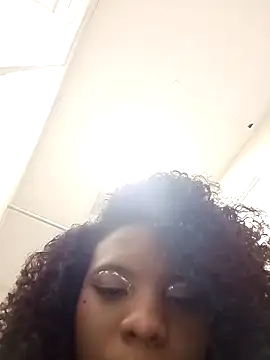 Snapshot of AmiraMorgan chatting on October 6, 2:31 am AmiraMorgan online show from October 6, 2:31 am