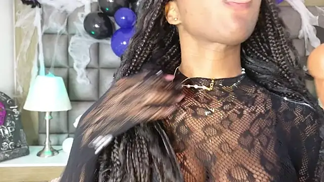 Snapshot of AmiraMorgan chatting on November 1, 5:15 pm AmiraMorgan online show from November 1, 5:15 pm