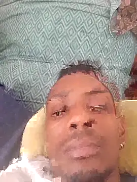 Snapshot of Brettless chatting on April 7, 9:21 am Brettless online show from April 7, 9:21 am