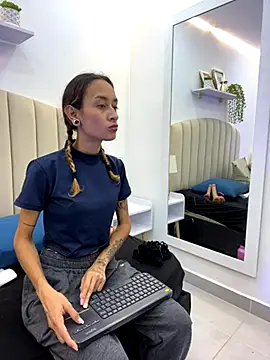 SunshineLizzy online show from November 6, 1:23 pm