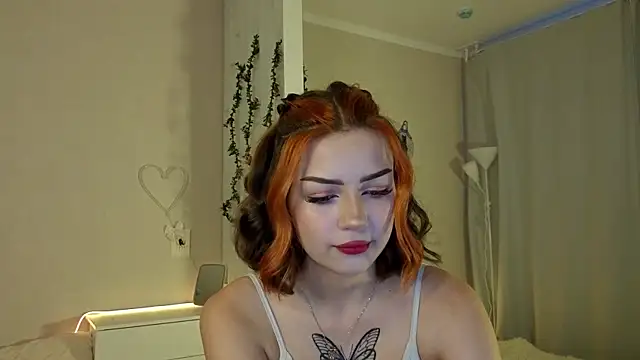 PurrrBerry online show from September 18, 3:19 am