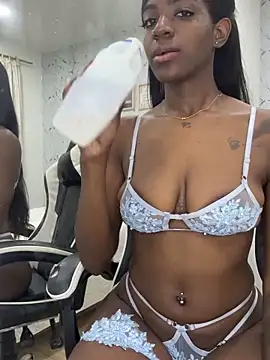 Snapshot of Alma_Stevenson chatting on December 14, 9:03 am Alma Stevenson online show from December 14, 9:03 am