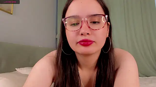 Snapshot of WildaBisom chatting on October 4, 1:03 am WildaBisom online show from October 4, 1:03 am