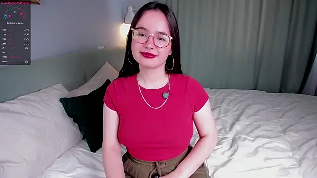 Snapshot of WildaBisom chatting on October 7, 2:53 am WildaBisom online show from October 7, 2:53 am