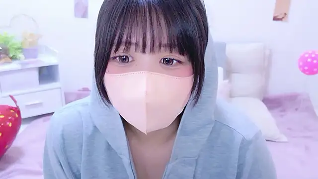 Snapshot of Hinata_Sun chatting on May 11, 8:28 pm Hinata Sun online show from May 11, 8:28 pm