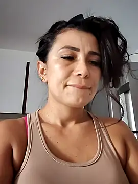 Snapshot of mia_mancinii chatting on June 7, 4:44 pm mia mancinii online show from June 7, 4:44 pm