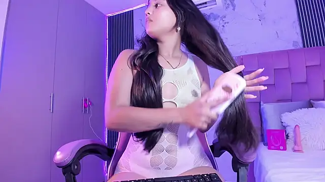 Snapshot of Laly_Cherry_ chatting on September 24, 12:30 pm Laly Cherry online show from September 24, 12:30 pm