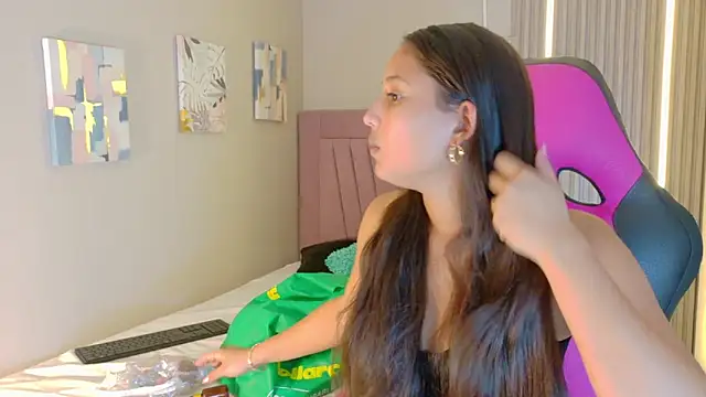 Laly Cherry  online show from November 18, 12:20 pm